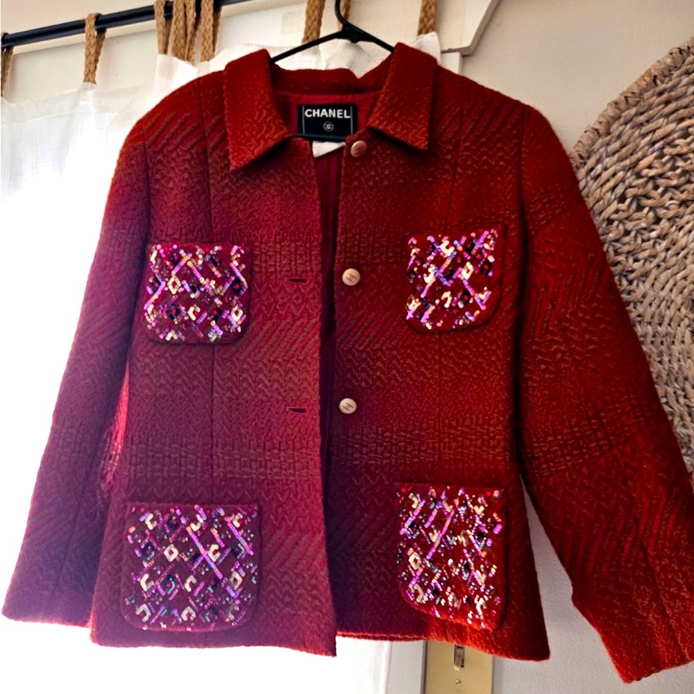 Made in France / tag 00A/ P15841 V08792 /M1135/44/ Chanel / 100% Wool